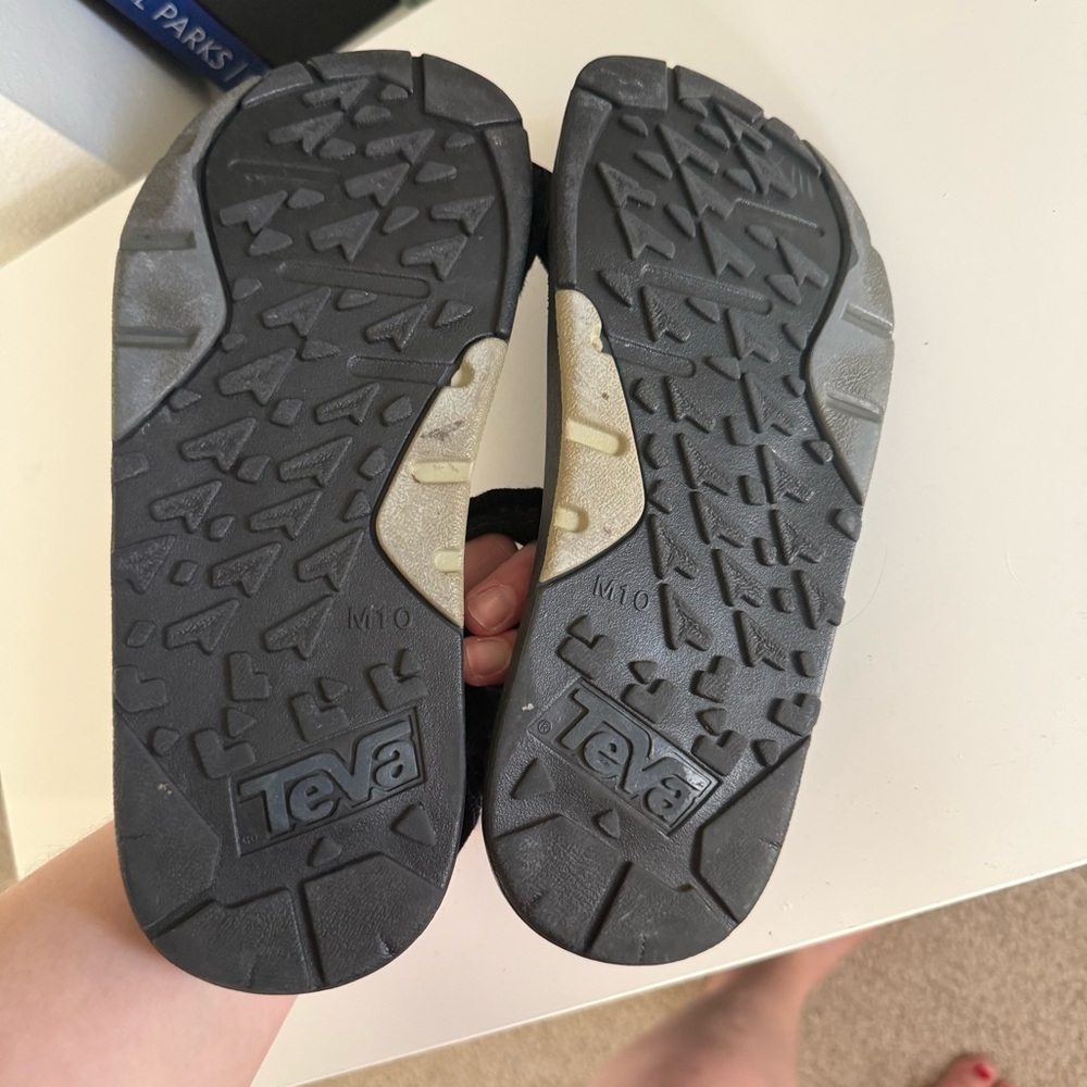 Vintage Teva Black Hurricane Sandals with Blue Pattern - Picture 4 of 4